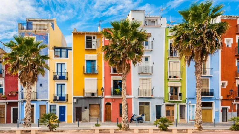 Villajoyosa: el encanto de una ciudad de colores en España