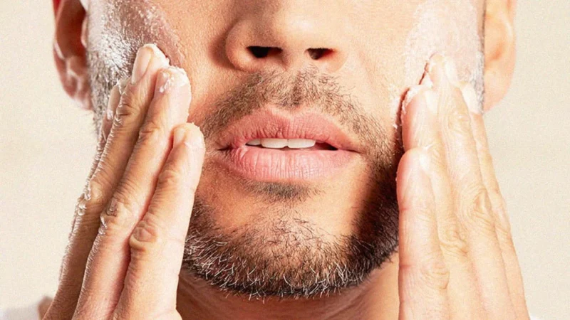 Los beneficios de una rutina de skincare masculina