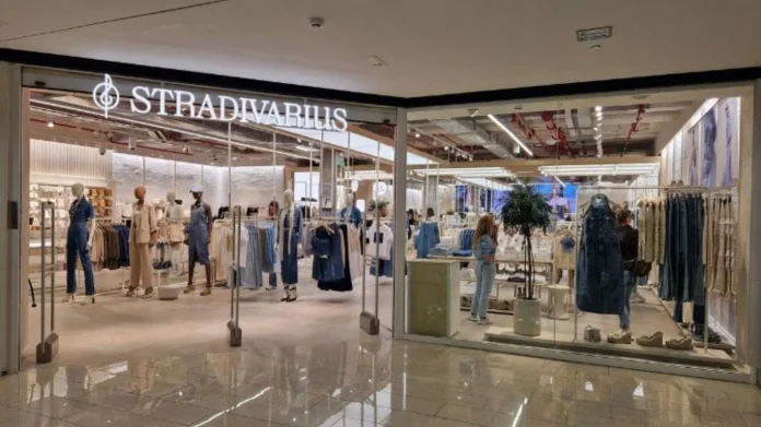 El conjunto de Stradivarius que se lleva de maravilla con tus botas altas por 50 euros