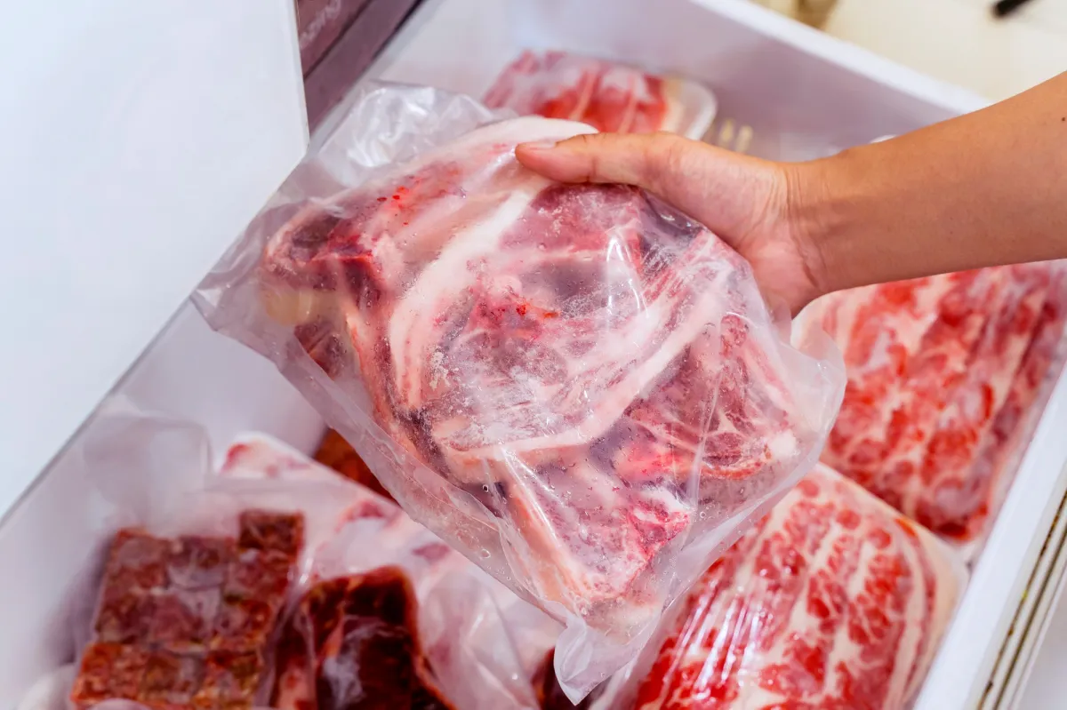 La manera definitiva de cocinar carne si se te ha olvidado descongelarla