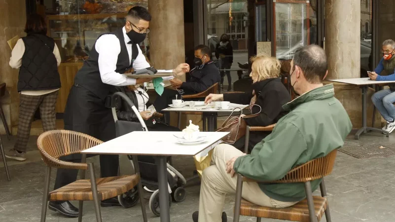 polemica oferta laboral 600 euros Merca2.es