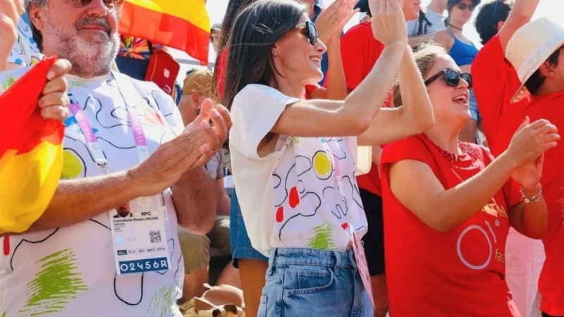 El look de la reina Letizia con sus pantalones vaqueros Levi’s