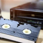 Si aún tienes por casa alguna cinta de vídeo VHS, tienes un tesoro