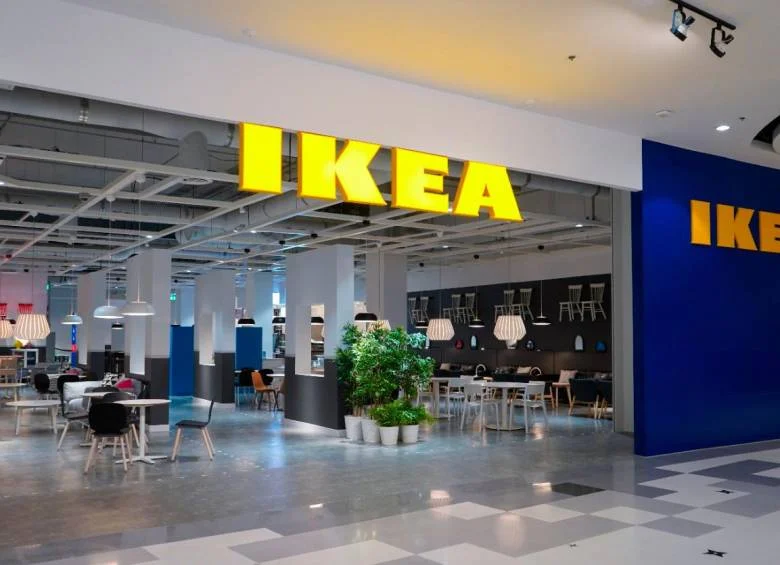 Dile adiós al desorden con Ikea y su nuevo producto perfecto para tu armario