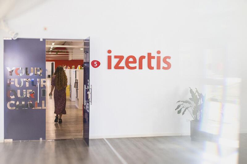 Izertis reduce su beneficio un 36% en el primer semestre, a pesar de incrementar sus ingresos un 10%, alcanzando los 65,6 millones de euros