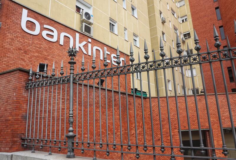 Bankinter Integra Copilot para Potenciar la IA Generativa en Diversas Áreas del Banco