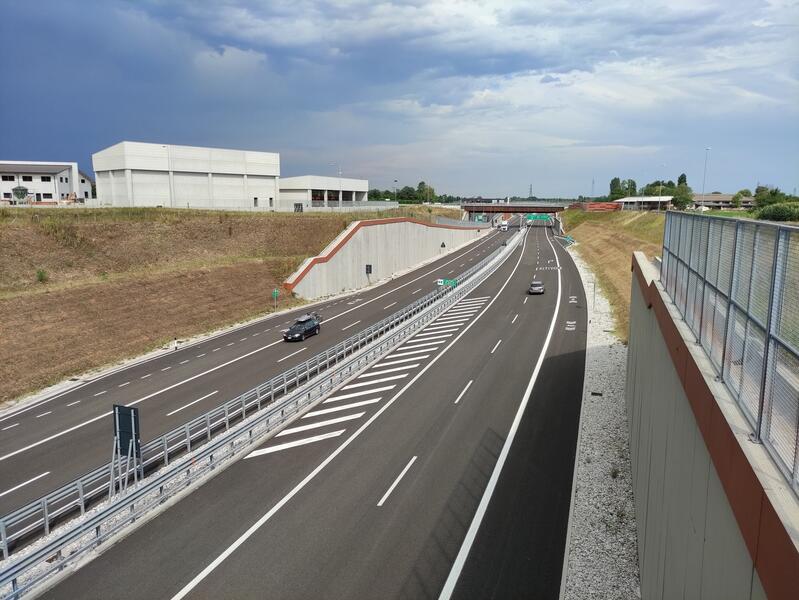 Sacyr cae en bolsa al recibir su consorcio italiano 44 millones menos por una autopista