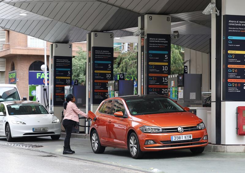 Los carburantes encadenan dos semanas de incrementos y alcanzan niveles máximos en más de un mes