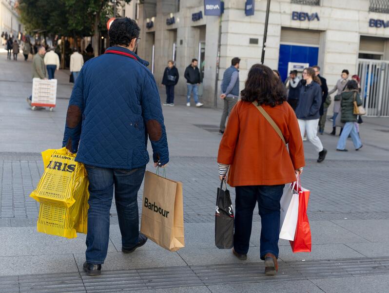 Adecco recluta 9.800 empleados para el Black Friday y la Navidad