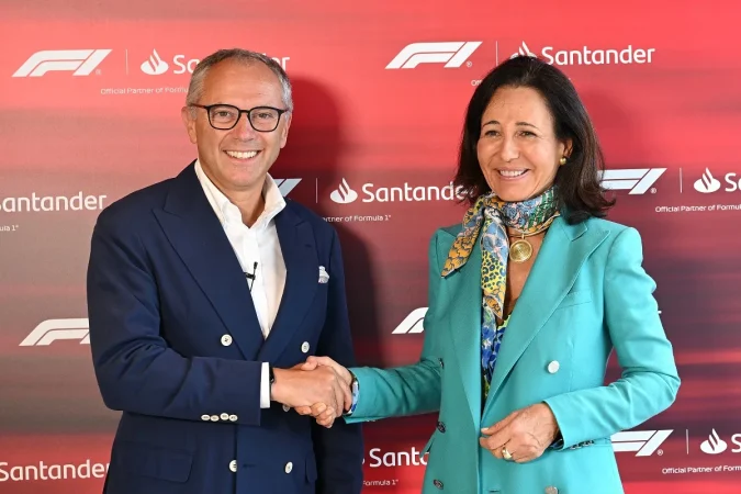 Ana Botin junto a Stefano Domenicali consejero delegado de Formula 1 Merca2.es