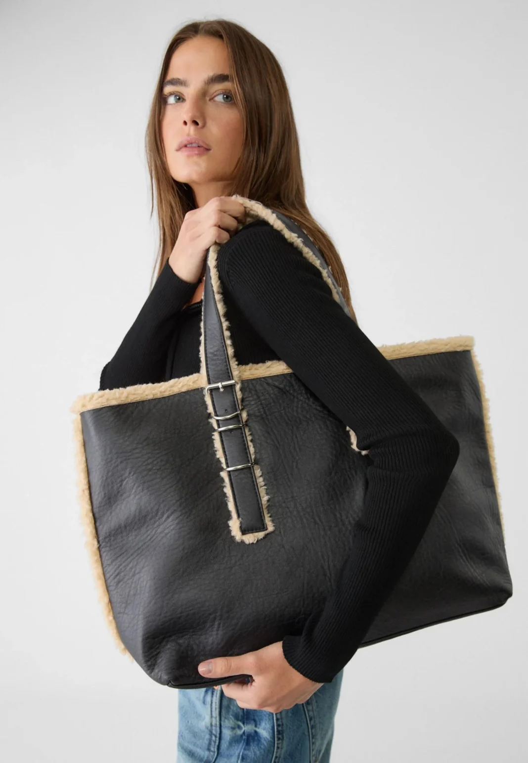 Bolso shopper combinado efecto borreguillo