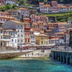 Conoce el pintoresco y colorido pueblo de Cudillero en la costa asturiana