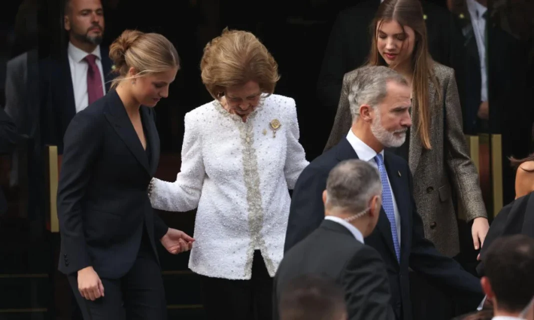 Hasta en Portugal están alucinando con el feo gesto de la princesa Leonor con su abuela Sofía