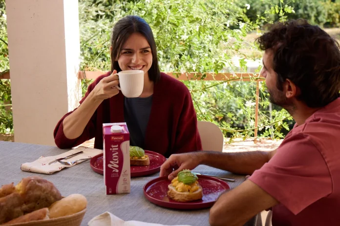 El vaso de leche que te ayuda a partir de los 40