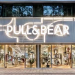 Pull&Bear sorprende con su nueva colección de chaquetas efecto piel, ideales para cualquier look