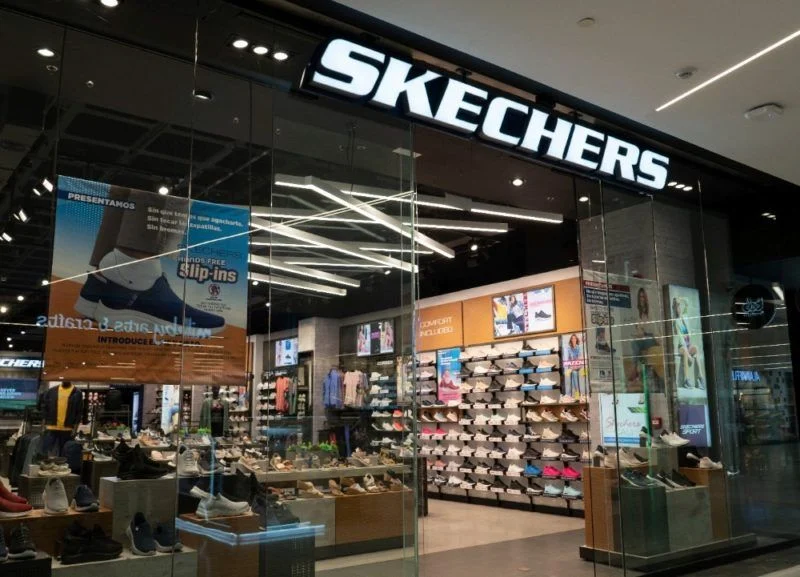 Skechers ha sacado las zapatillas tipo Crocs perfectas para estar por casa este invierno