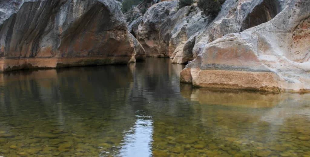 Al balneario termal más encantador de Cataluña puedes viajar gratis y bañarte calentito en otoño