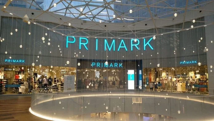 Los empleados de Primark y Mango se exponen al descontrol de las horas extras en Black Friday