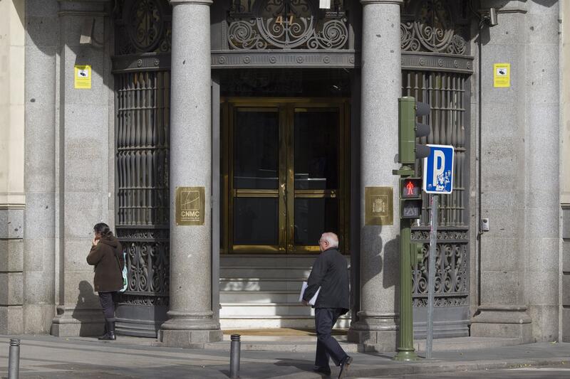 Momento clave de la CNMC para el futuro de la opa de BBVA sobre Banco Sabadell