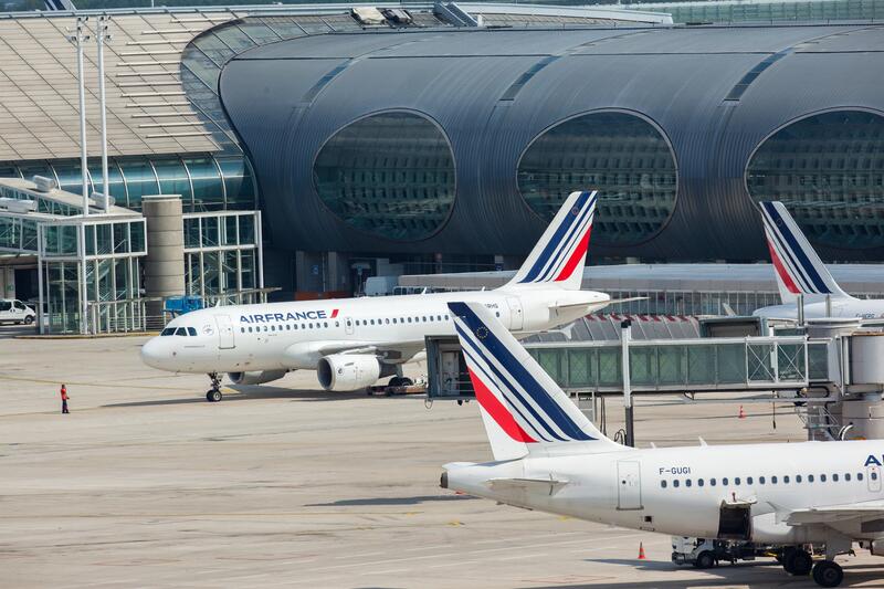 Los pilotos franceses convocan una huelga este jueves para protestar por triple subida del impuesto al sector