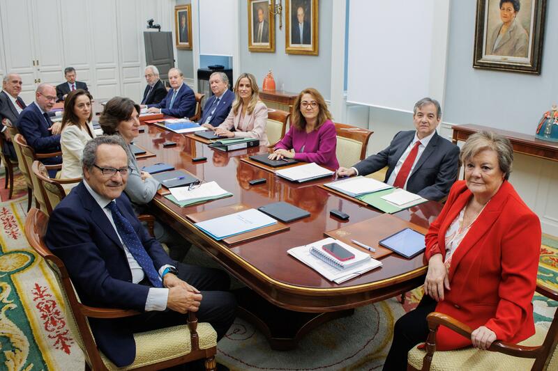 El Tribunal de Cuentas decide sobre la renovación de su presidenta tras el primer tercio del mandato