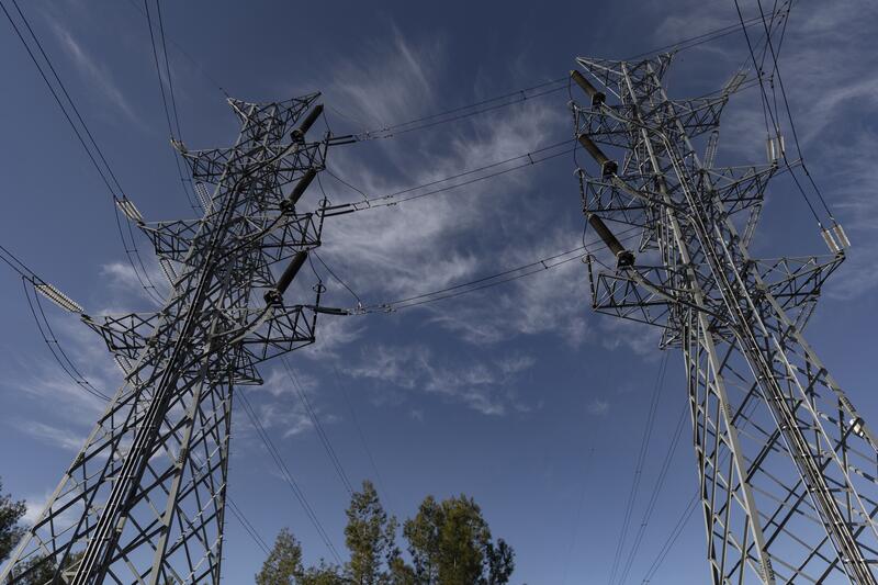 Aumenta el precio de la luz en España en noviembre por el descenso de la energía eólica y nuclear