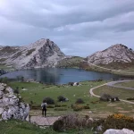 Descubre la belleza de los Lagos de Covadonga en Asturias