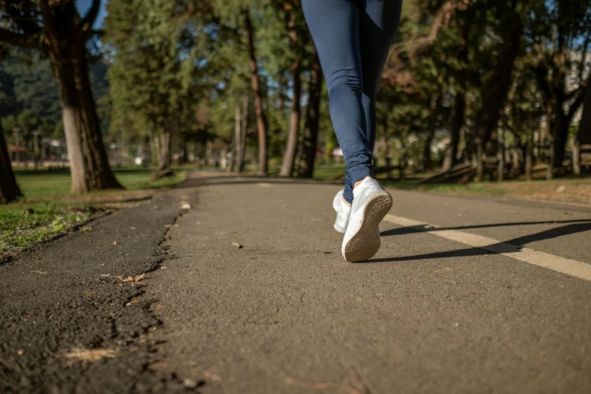 El nutricionista Saúl Sánchez desmonta el mito: caminar a diario no hace que pierdas peso