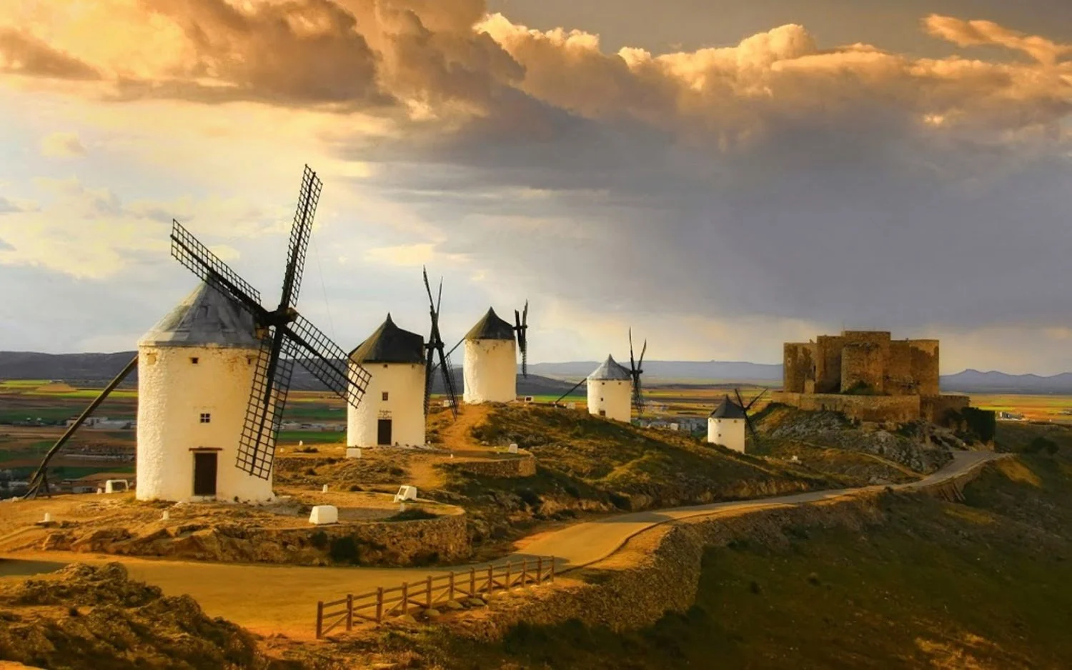 La magia de ‘El Quijote’ en Consuegra, uno de los municipios más antiguos de Castilla La Mancha