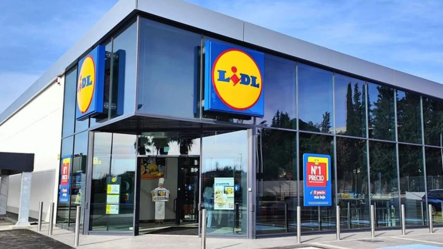 Los contratos temporales, la reducción de horas y las cajas de autopago pasan factura a Lidl