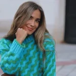 Las chicas más cool están llevando estos 5 jerséis calentitos y a la moda disponibles en Mango