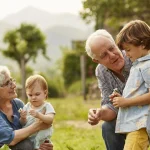 Adiós al mote de ‘yayos’: Los nuevos apodos que los nietos usan para llamar a sus abuelos  