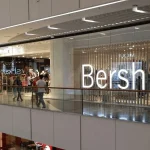 Bershka reinventa el estilo urbano con sus nuevos pantalones cargo