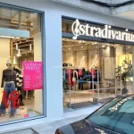 El bolso de Stradivarius para darle el toque final a tu look navideño