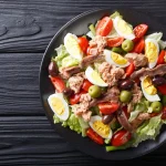 Descubre la ensalada mediterránea definitiva: ligera, fácil de preparar y llena de sabor  