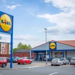 Indignación con la multa a una mujer con esclerosis en un aparcamiento del supermercado Lidl