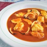 La mejor sopa del invierno es esta de pescado con salsa rouille y croutons crujientes