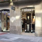 Sfera lanza una chaqueta de entretiempo que combina estilo y comodidad