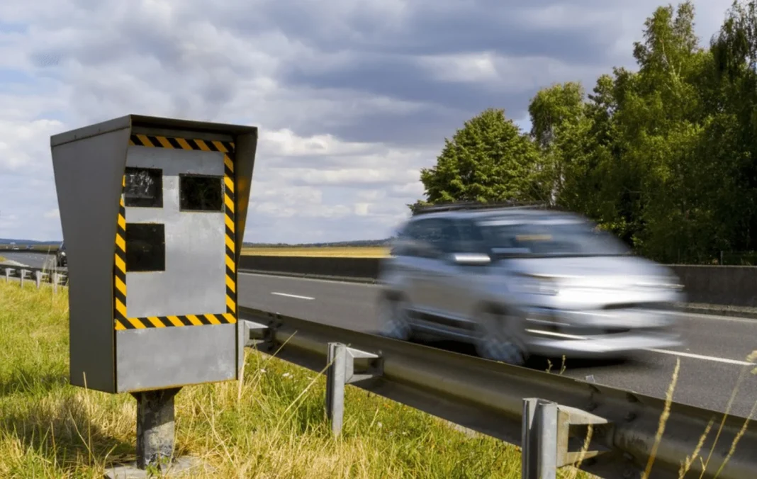 Según la DGT, esta es la velocidad exacta que dispara los radares en ciudad