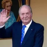 Un famoso cantante llama «capo de una familia mafiosa» a Juan Carlos I en directo