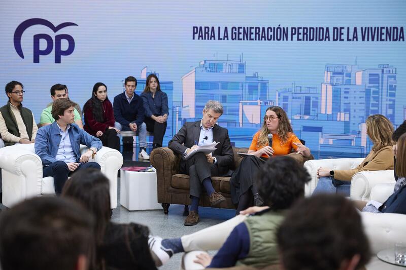 Feijóo presenta la ‘hucha hogar’: un plan para facilitar la compra de viviendas a jóvenes menores de 40 años a través del ahorro