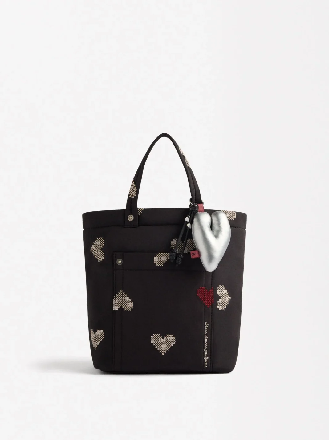 Bolso Tote de Nylon Bordado Corazones