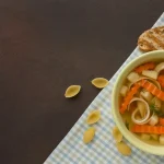 Receta fácil y sana de sopa jardinera de pollo