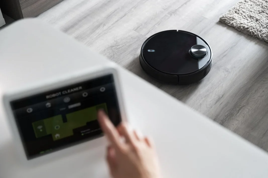 La nueva Roomba o Conga que además de limpiar tu casa, la ordena