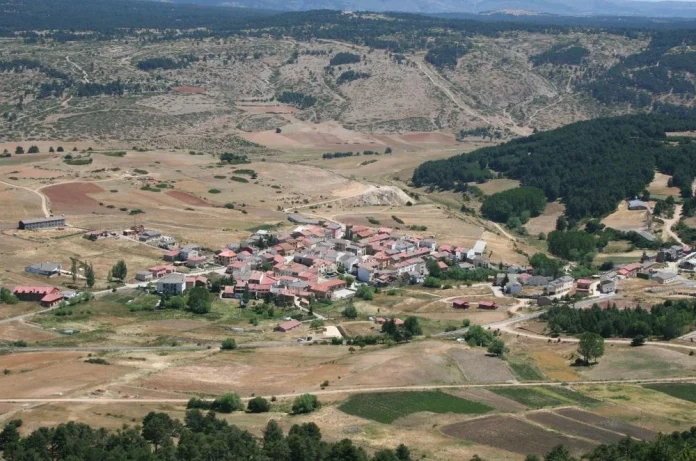 El pueblo español donde las noches son de día y te pagan por vivir ahí