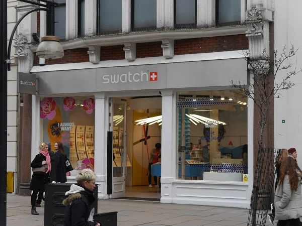 Swatch store Oxford Street London March 2016 02 Merca2.es