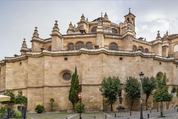 low angle view temple Merca2.es