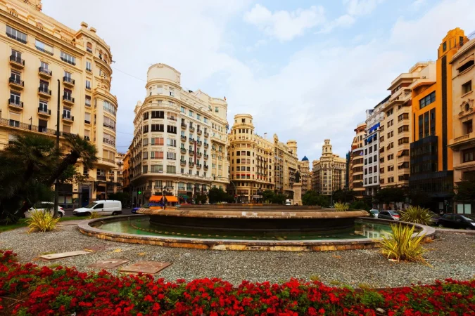 placa del ajuntament valencia spain Merca2.es